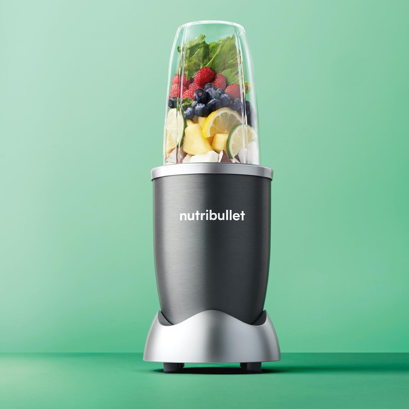 nutribullet Blender 600 Series - Powerful 20,000 RPM Extractor Blends Frozen Fruit, Nuts & Ice - 7 Piece Kit Includes Tall Cup, Short Cup, Handled Ring & Sealable Lid - Ideal for Smoothies
