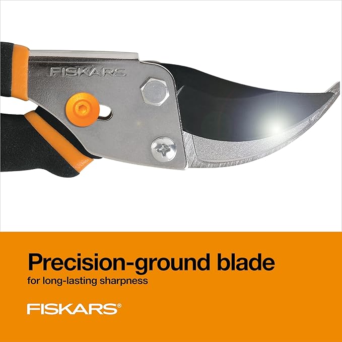Fiskars Bypass Pruning Shears, 5/8-Inch Cut Capacity Garden Clippers, Gardening Scissors with Sharp, Rust Resistant Steel Blade - Cart Shape